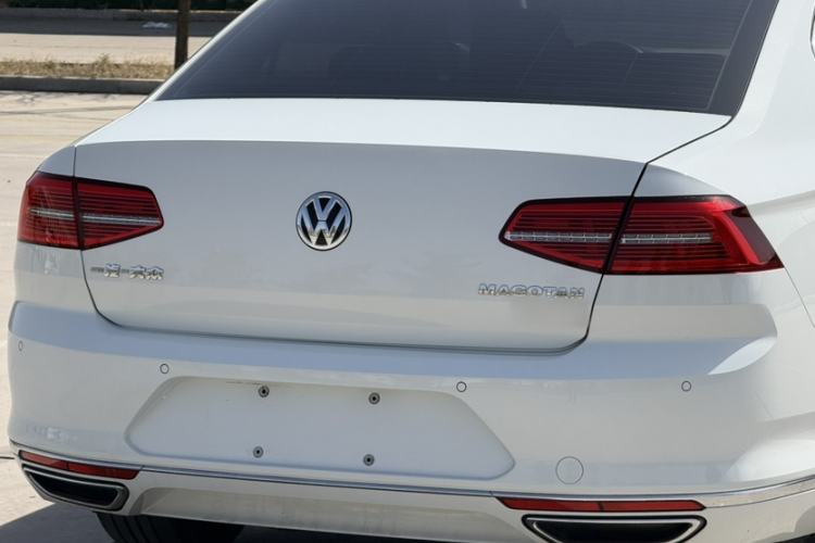 Used Volkswagen Magotan 2018 330TSI DSG Luxury Model Exterior 1