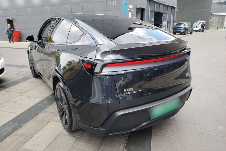 Used Tesla Model Y 2025 Rear-Wheel Drive First Edition Rear Left 45 Deg