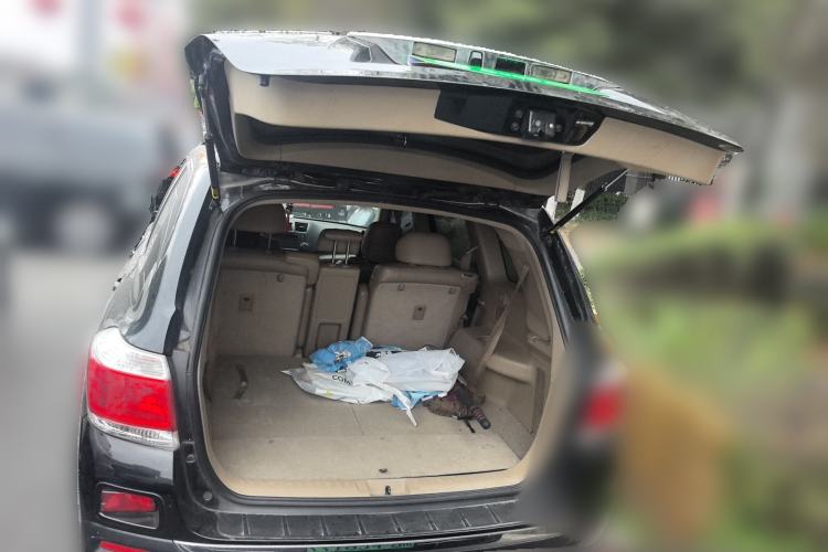 Used Toyota Highlander 2012 2.7L Two-Wheel Drive 7-Seater Luxury Edition