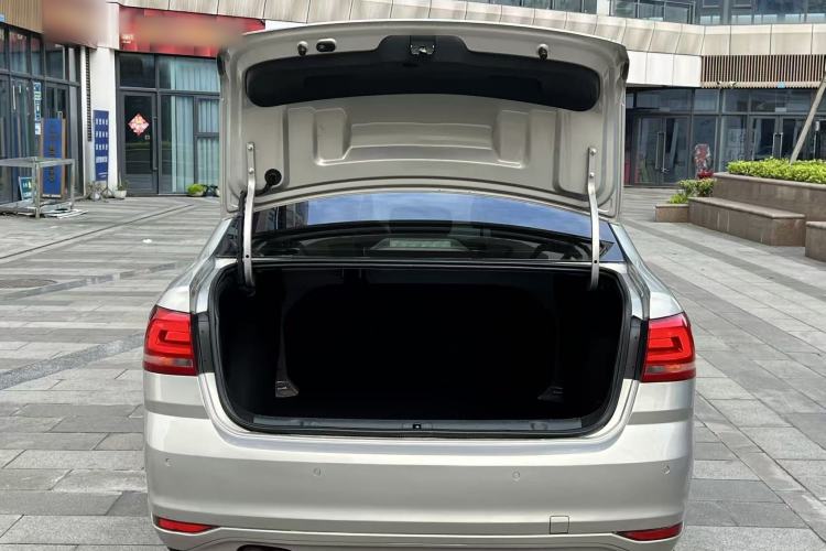 Used Volkswagen Lavida 2017 230TSI DSG Comfort Edition Trunk