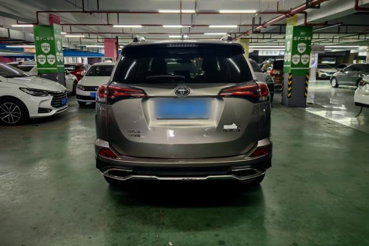 Used Toyota RAV4 2016 2.0L CVT Two-Wheel Drive Fashion Edition China V Standard