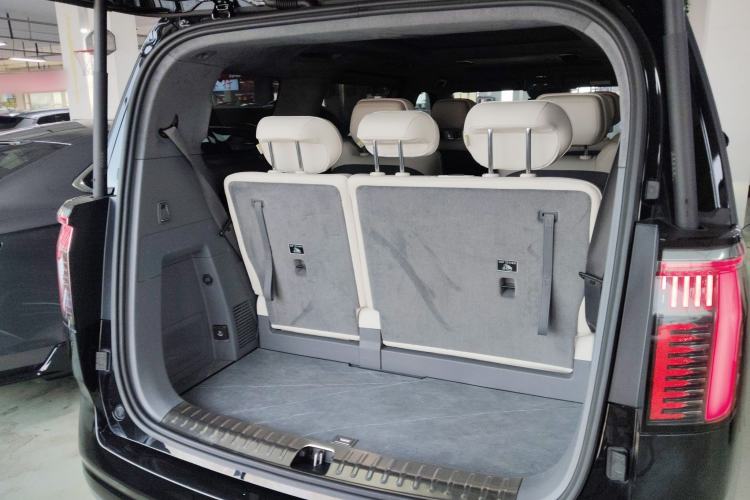 Used Zeekr 009 2024 7-Seater Walk-through Version 4WD 140 kWh
