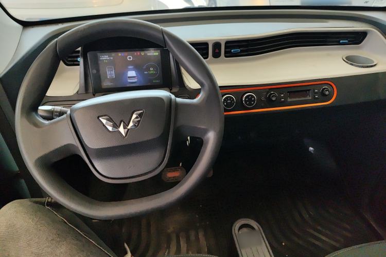 Used Wuling Hongguang MINIEV 2020 Freedom Version Lithium Iron Phosphate Center Console