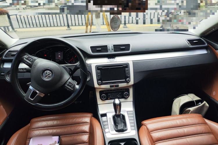 Used Volkswagen FAW-Volkswagen CC 2012 2.0 TSI Luxury Model Center Console