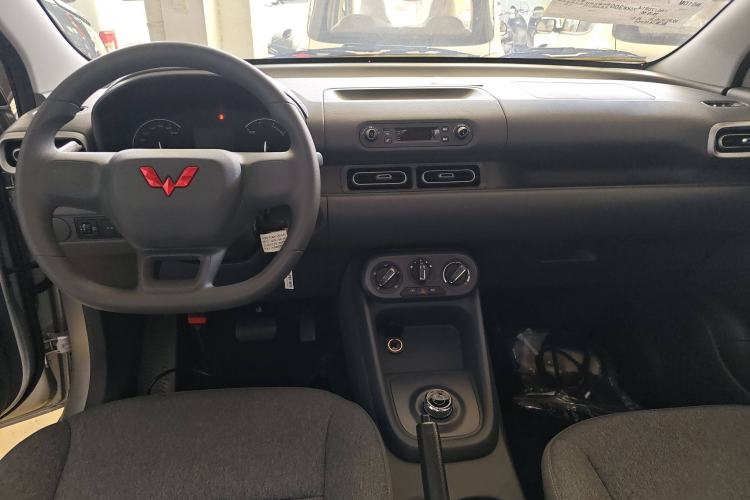 Used Wuling Hongguang New Energy 2024 All-Electric Model 300KM Practical Version