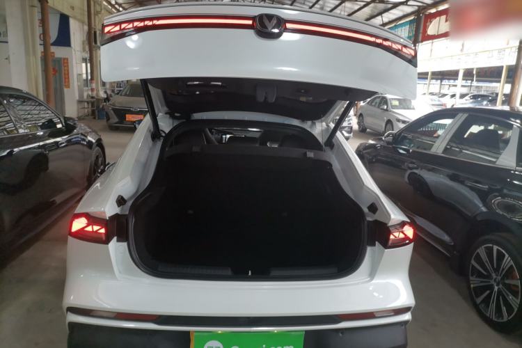 Used Changan UNI-V 2024 1.5T Prestige Edition