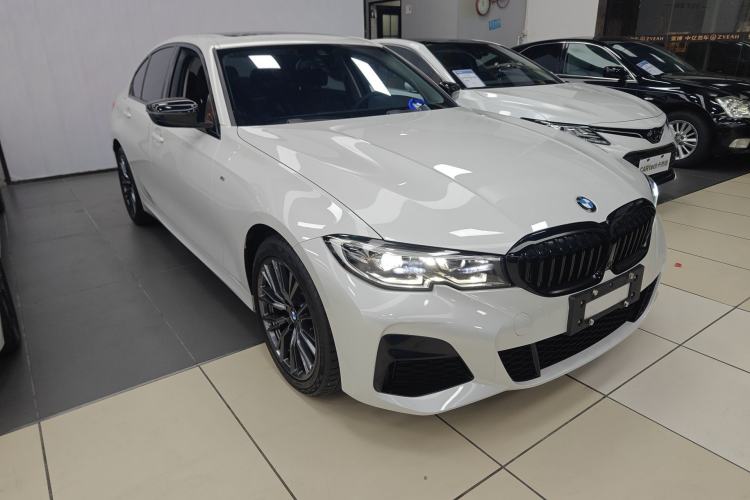 Used BMW 3 Series 2021 325i M Sport Night Edition package Front Right 45 Deg