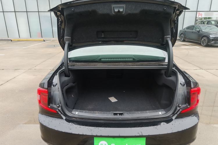 Used Volvo S90 2024 B5 Zhiyi Luxury Edition
