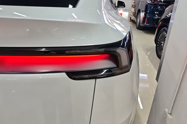 Used Tesla Model Y 2025 Rear-Wheel-Drive Version