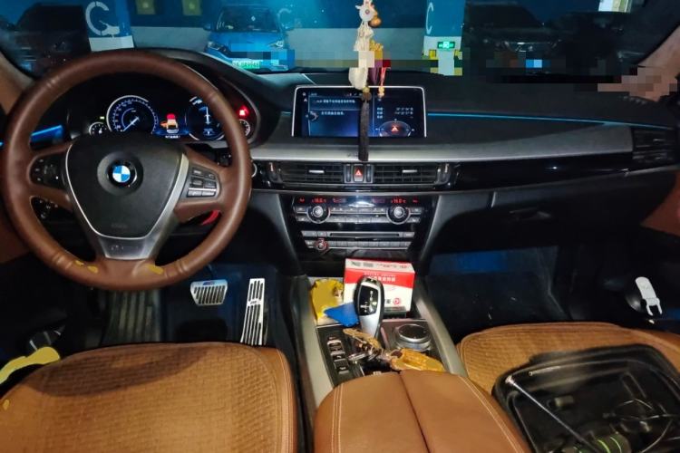 Used BMW X5  Interior 2