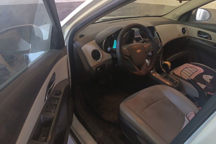 Used Chevrolet Cruze 2015 1.5L Classic SE AT Driver Seat