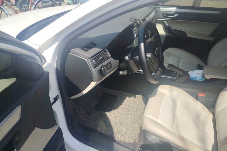 Used Qoros 3 2014 Sedan 1.6L Automatic Zhiyue Model Driver Seat