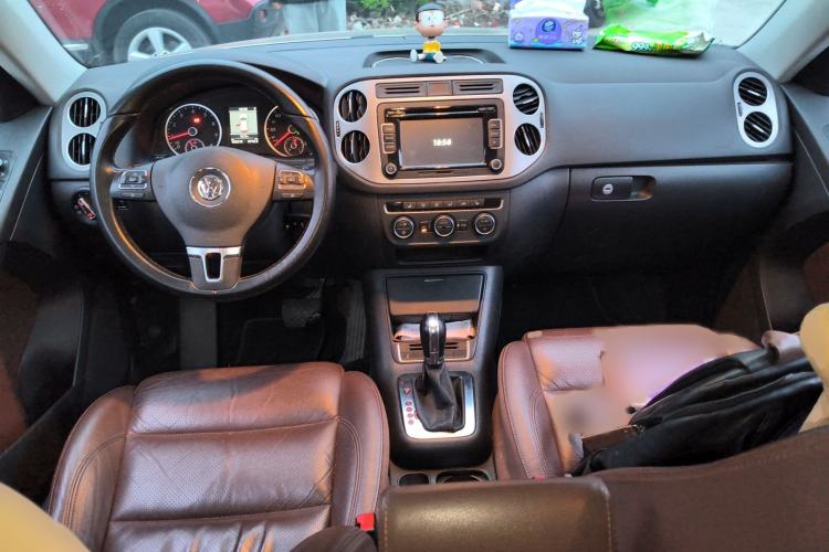 Used Volkswagen Tiguan 2013 1.8 TSI Automatic All-Wheel Drive Luxury Model Interior 2