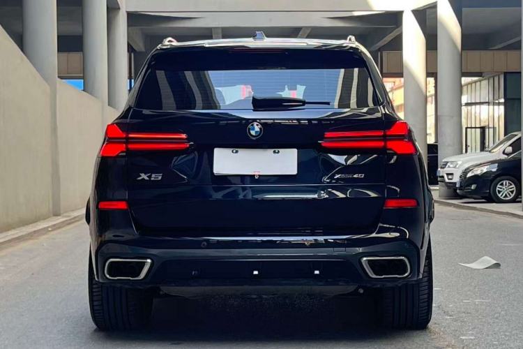 Used BMW X5 2023 xDrive 40Li M Sport Night Edition Package Exterior 3