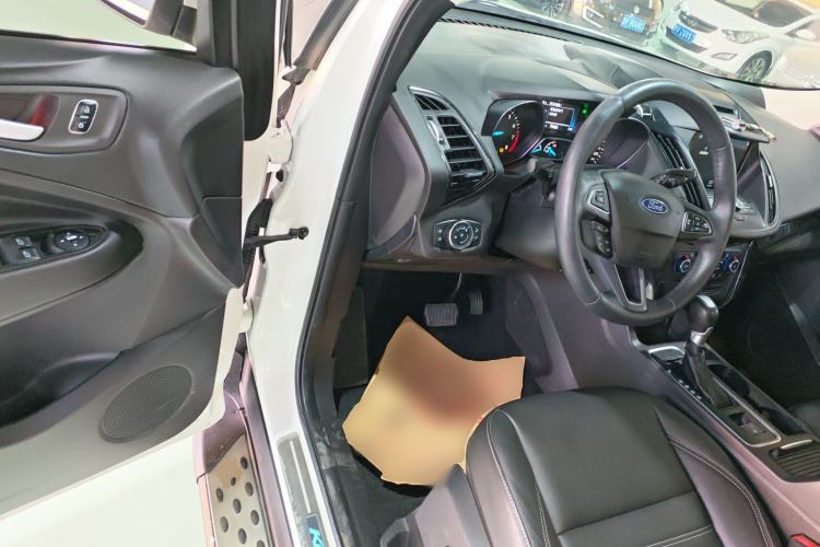 Used Ford Kuga 2017 EcoBoost 180 Two-Wheel-Drive Luxury Wing Edition Driver Seat