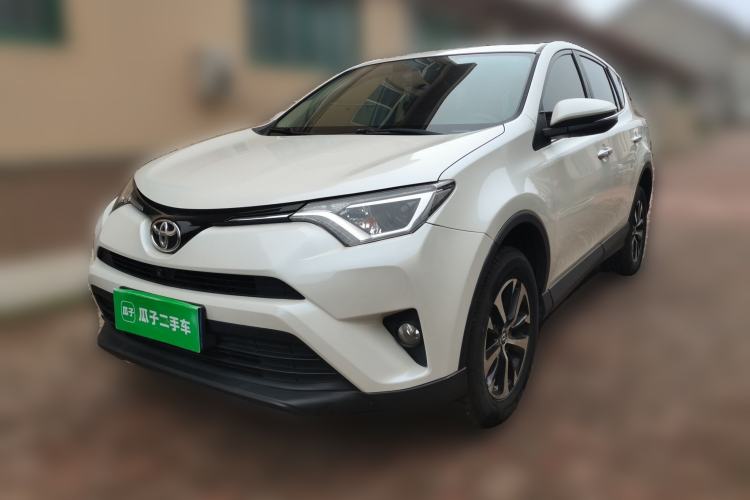 Used Toyota RAV4 2016 2.0L CVT Two-Wheel Drive Fashion Edition China V Standard