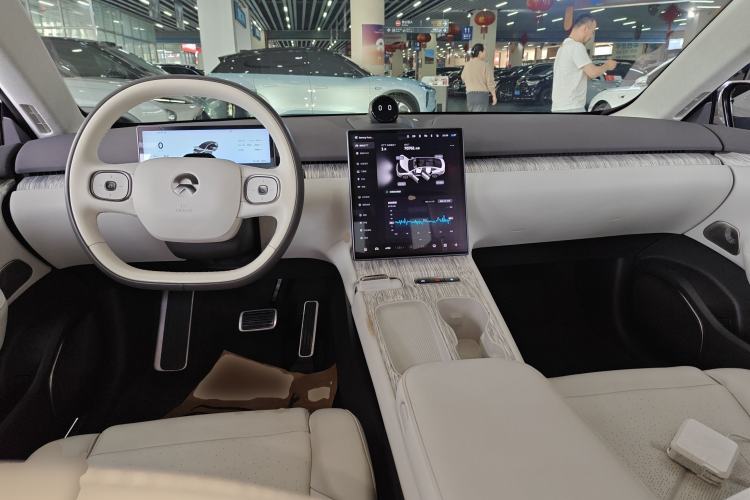 Used Nio ET7 2022 100kWh First Edition Center Console