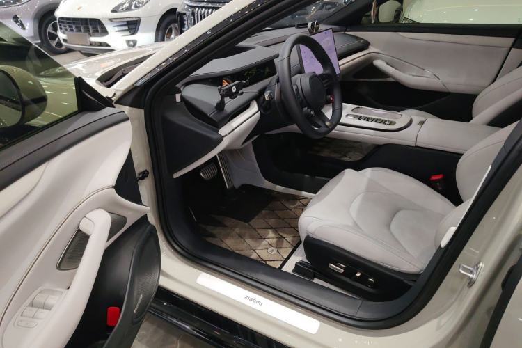 Used Xiaomi Auto SU7 2024 Four-Wheel Drive Ultra-Long Range Advanced Intelligent Driving Max Edition
