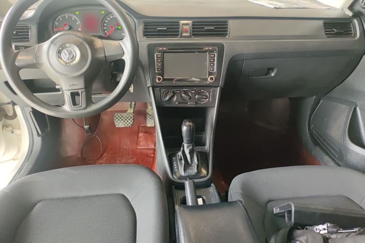 Used Volkswagen Santana 2015 1.6L Automatic Fashion Edition Center Console