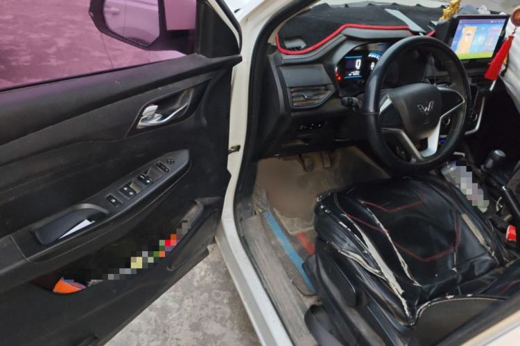 Used Wuling Hongguang S3 2018 1.5L Manual Comfort Model China V Standard
