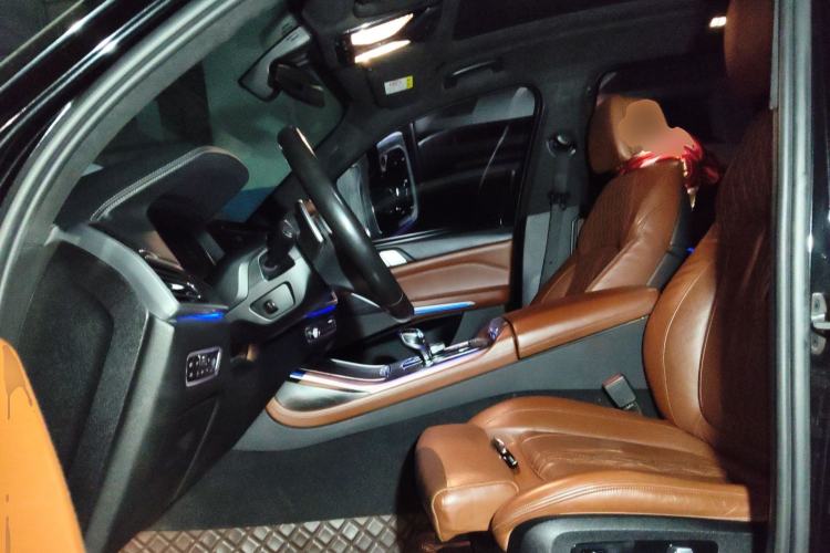 Used BMW X7 2020 xDrive40i Luxury M Sport Package Left Front Seat