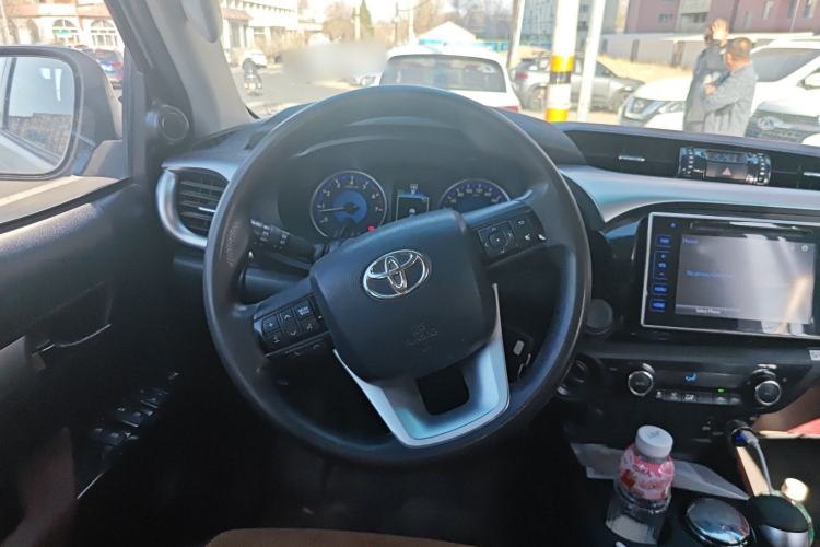 Used Toyota Hilux 2017 2.7L Automatic Four-Wheel Drive S-GLX SR5 – Middle East
