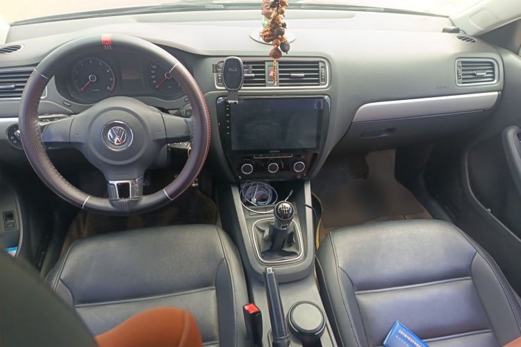 Used Volkswagen Sagitar 2014 1.6L Manual Comfort Model