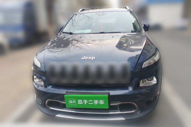 Used Jeep Cherokee 2020 2.0L Two-Wheel Drive Classic Sports Edition Front