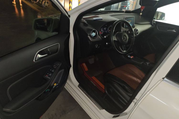 Used Mercedes-Benz B-Class 2015 B 200 Sport Edition Driver Seat