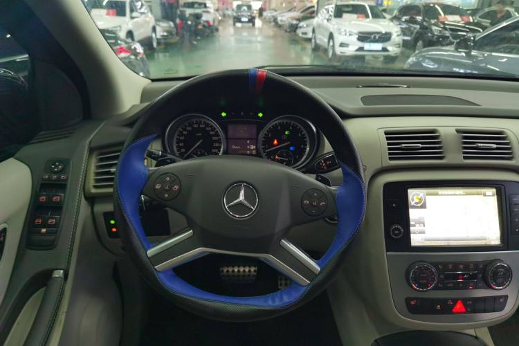 Used Mercedes-Benz R-Class 2015 R 320 4MATIC Luxury Model