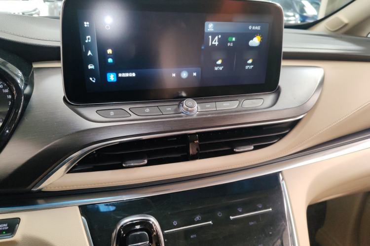 Used Buick GL8 2023 Facelifted Land Cruiser Executive Luxury Version