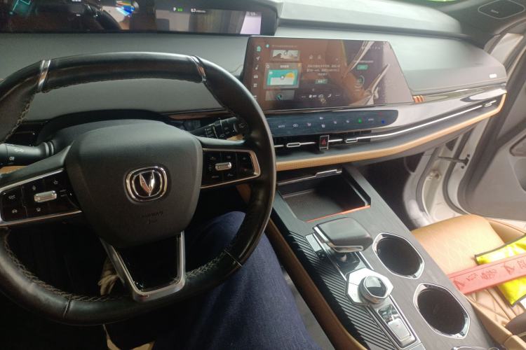 Used CHANGAN UNI-K 2021 2.0T Excellence Edition Center Console