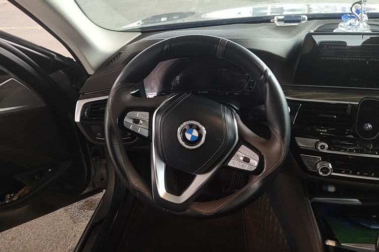 Used BMW 5 Series New Energy 2020 Mileage Upgrade Version 530Le Luxury Package
