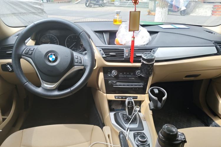 Used BMW X1 2014 sDrive18i Leading Model Center Console