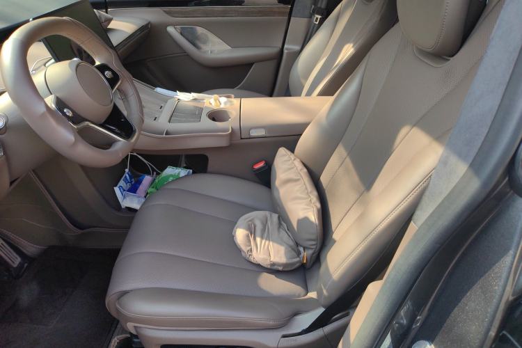 Used Hima Luxeed R7 2024 All-Electric 802 km Max
