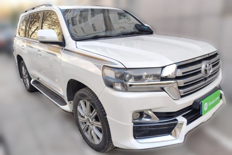 Used Toyota Land Cruiser 2015 4.0L V6 Middle East Low-Trim Version Front Right 45 Deg