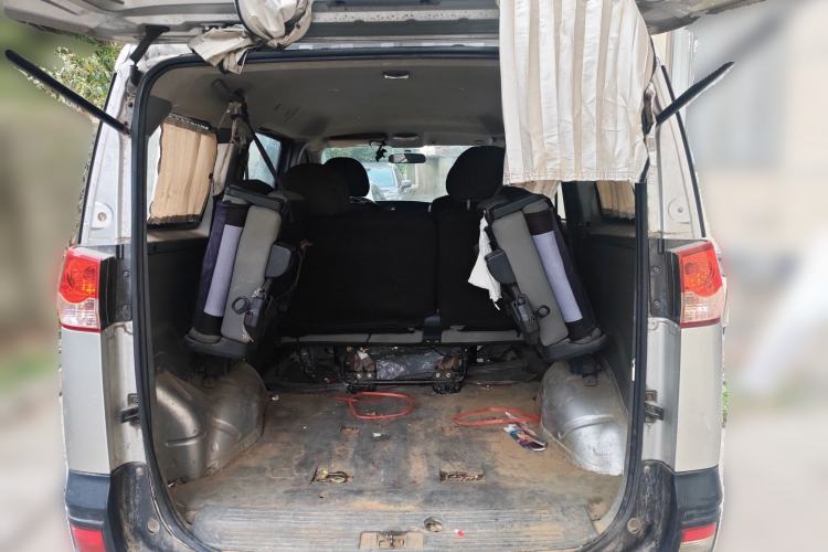 Used Dongfeng Shuaike 2011 1.5L Manual Standard Model 7 Seats China IV Standard
