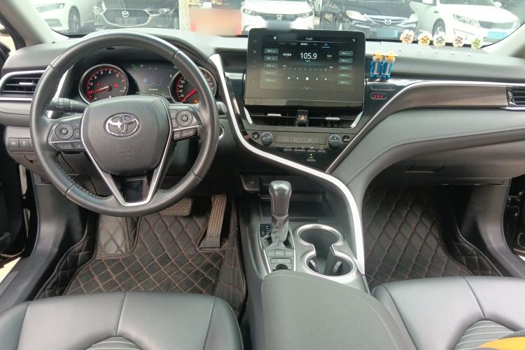 Used Toyota Camry 2022 2.0S Knight Edition Center Console