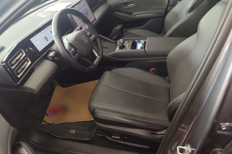 Used BYD Qin L 2025 DM-i Smart Drive 120KM Leading Model