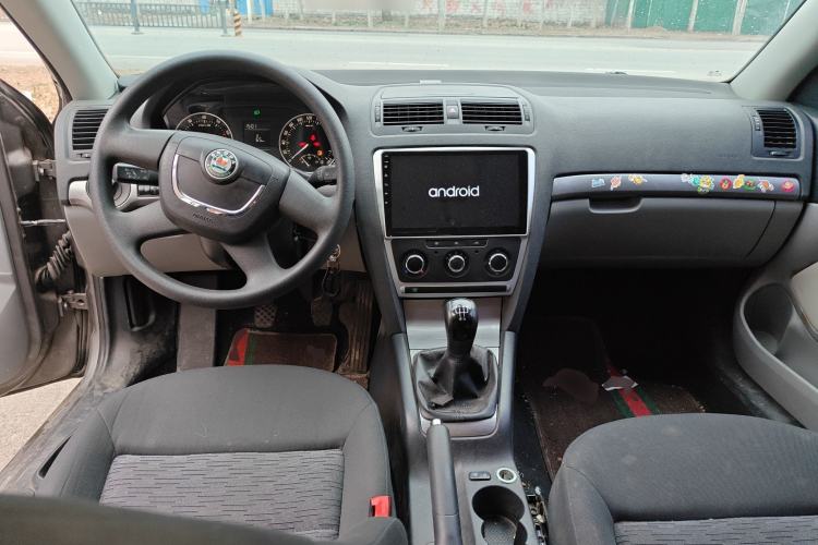 Used Skoda Octavia 2013 1.6L Manual Eado Edition