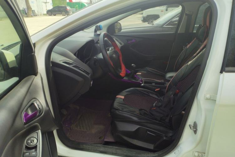 Used Ford Focus 2017 Hatchback 1.6L Manual Comfort Plus SmartDrive Edition Driver Seat