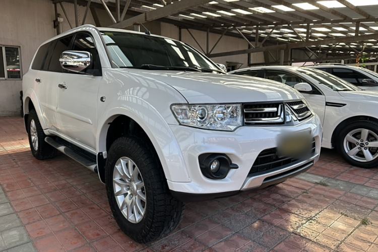 Used Mitsubishi Pajero Sport 2013 3.0L Automatic 4x4 Flagship Edition
