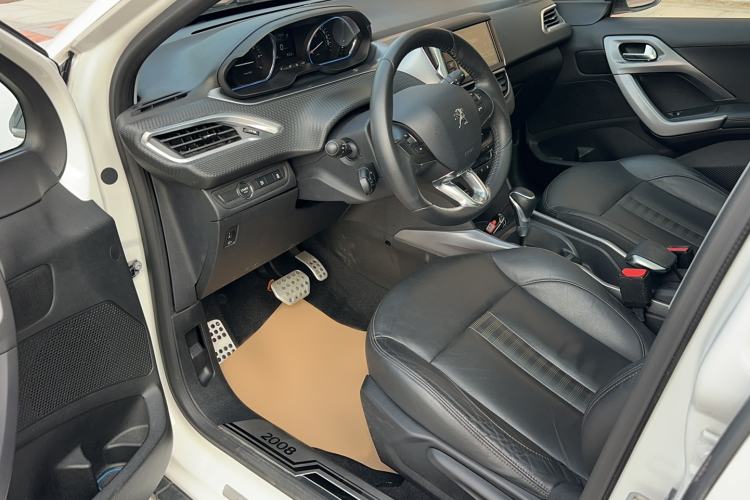 Used Peugeot 2008 2014 1.6L Automatic Navigation Edition
