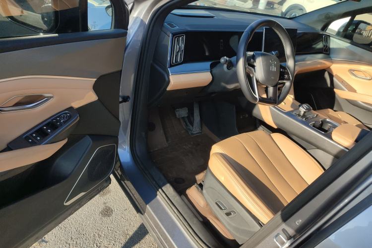 Used BYD Song L DM-i 2024 112 km Leading Edition
