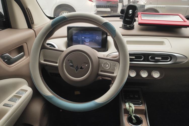Used Wuling Hongguang MINIEV 2025 Four-Door Version Advanced Edition Steering Wheel