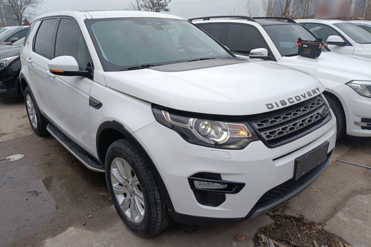 Used Land Rover Discovery Sport 2017 2.0T SE Front Right 45 Deg