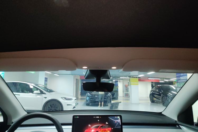 Used Tesla Model Y 2023 Long-Range All-Wheel-Drive Version Headliner