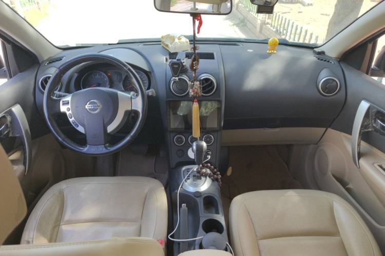 Used Nissan Qashqai 2011 2.0 XV Lea CVT 2WD Center Console