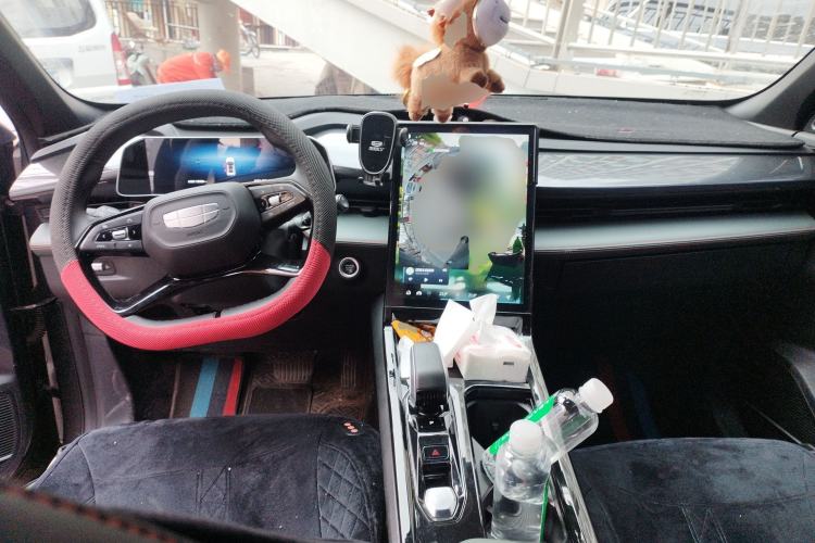 Used Geely Auto Emgrand X7 Sport 2024 1.5TD Smart Connect+ Center Console