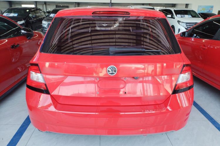 Used Skoda Fabia 2017 1.4L Automatic Car Enjoy Edition
